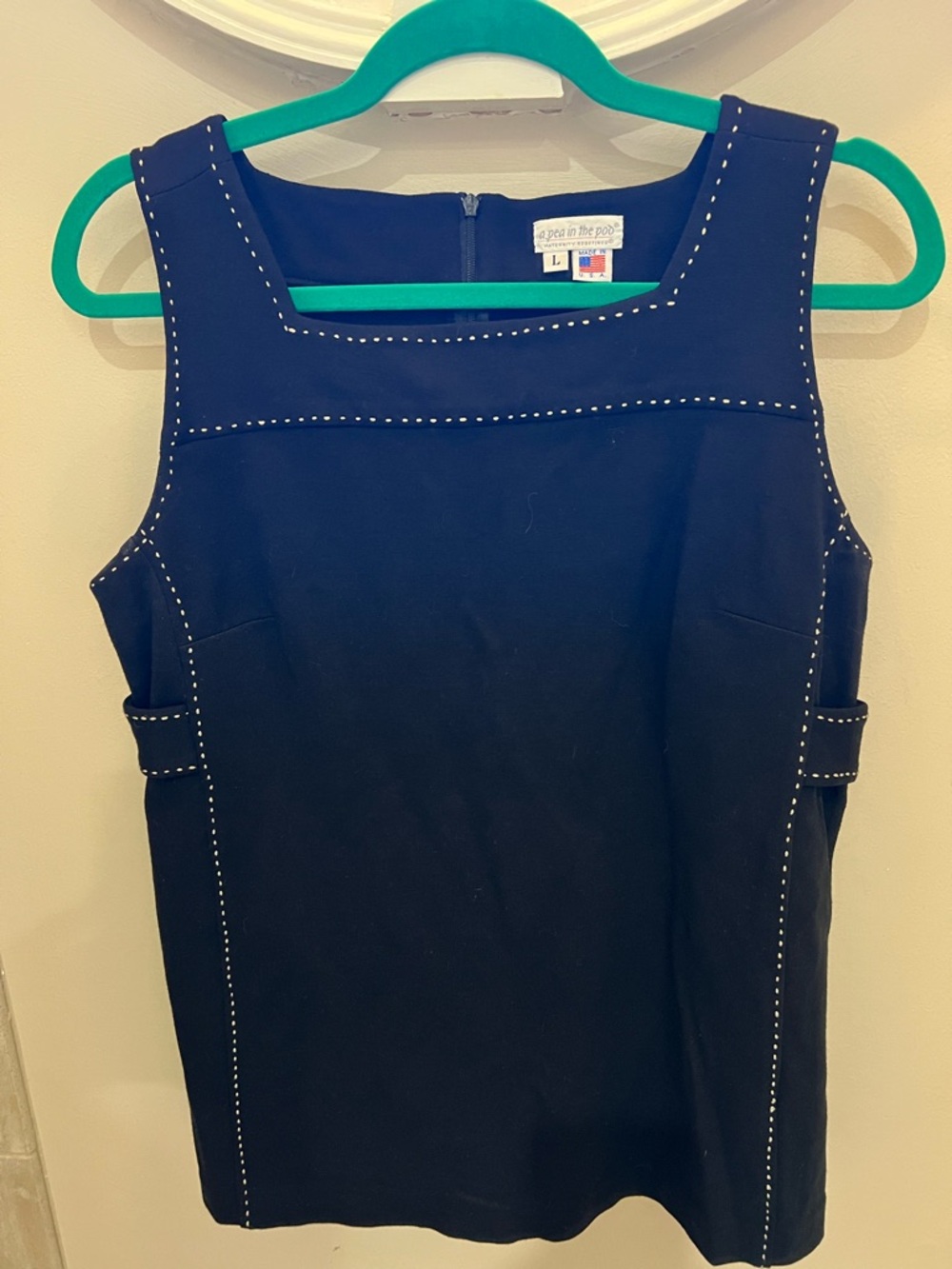 Pea in the Pod Vintage Black Sleeveless Shirt with Contrast‎ Stitching